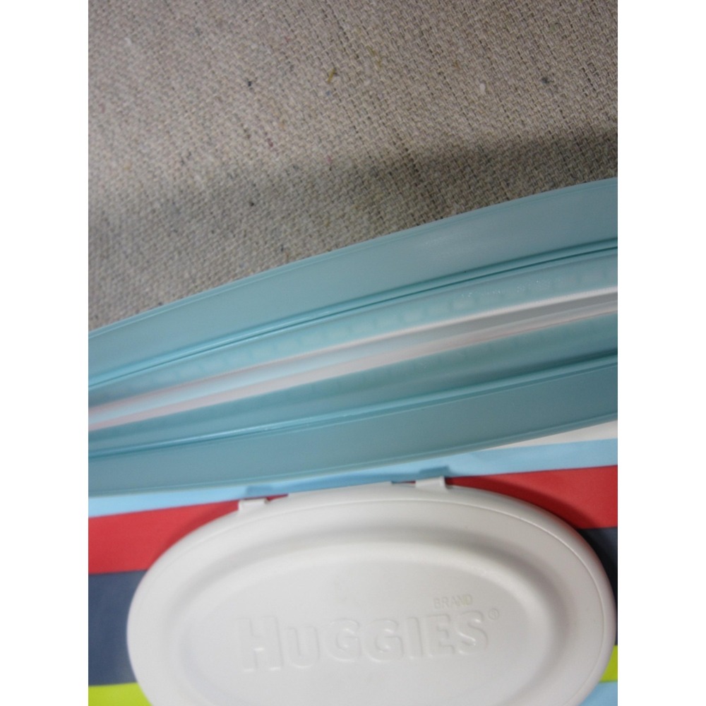 Huggies Clutch n Clean Baby Wipes Travel Clutch Pouch Reusable Refillable